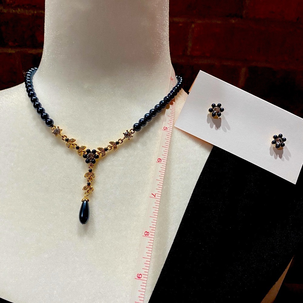 Crystal & Imitation Pearl Necklace & Earrings Set